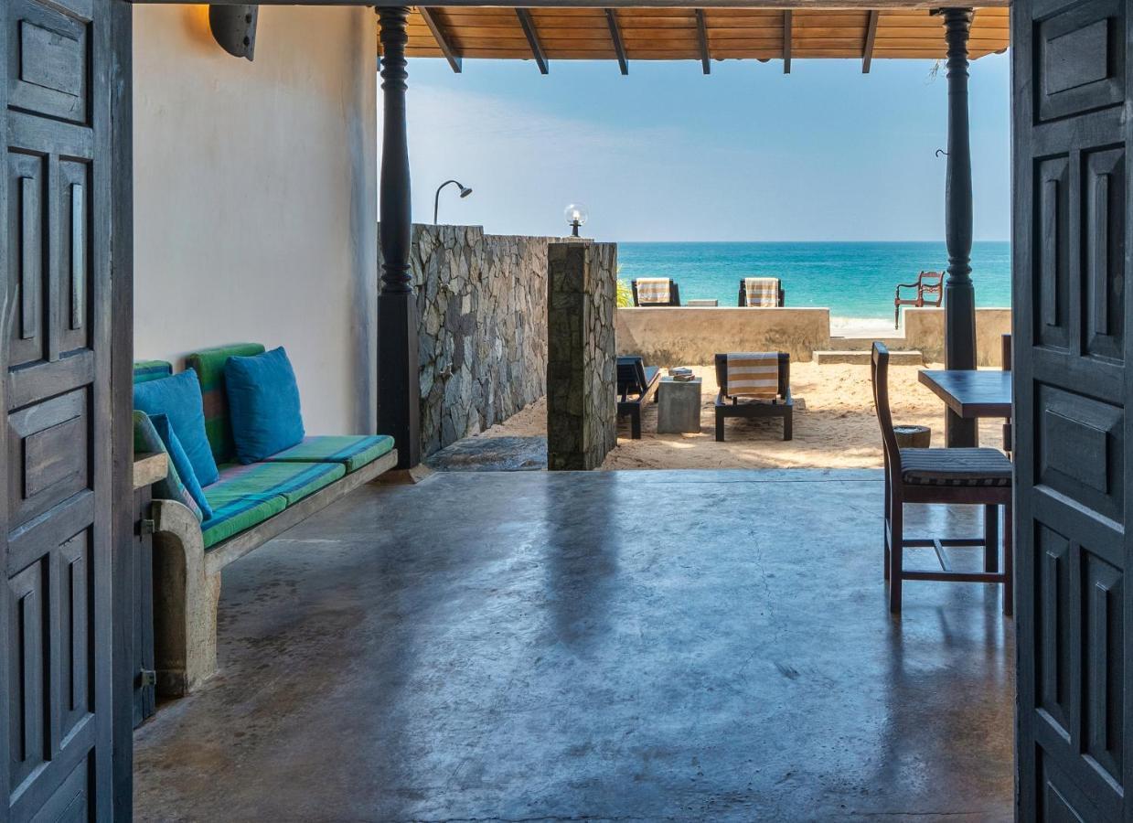 Blue Parrot Beach Villa Ambalangoda  Exteriör bild