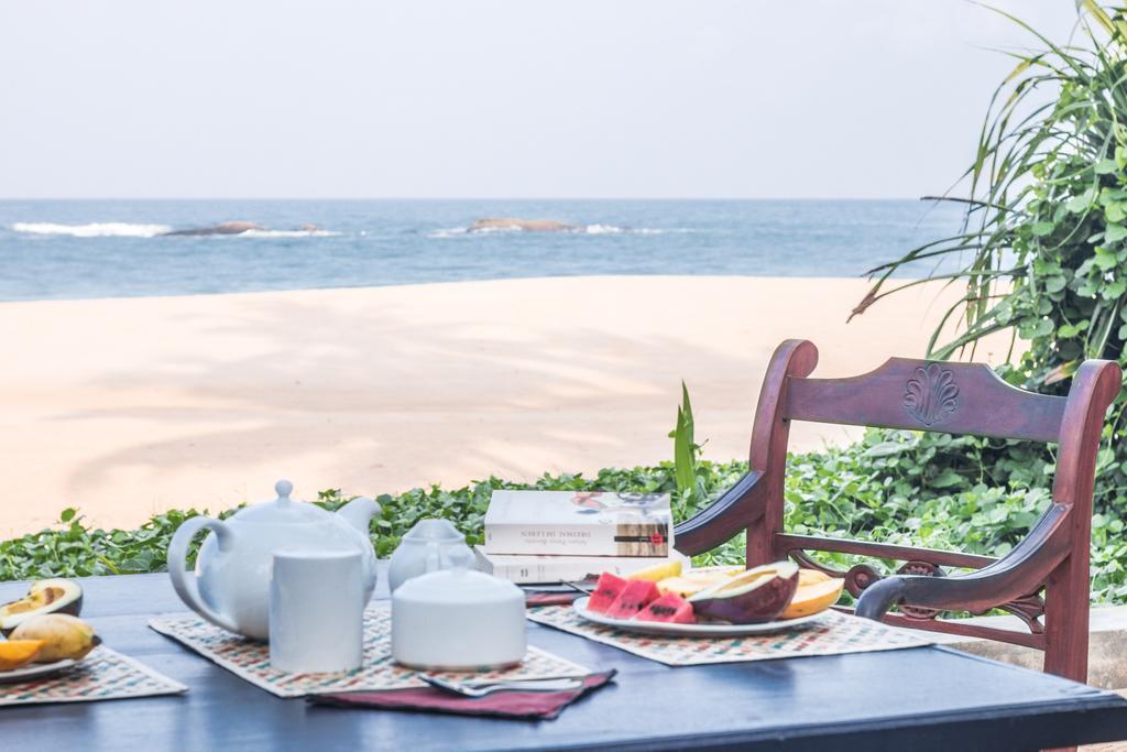 Blue Parrot Beach Villa Ambalangoda  Exteriör bild