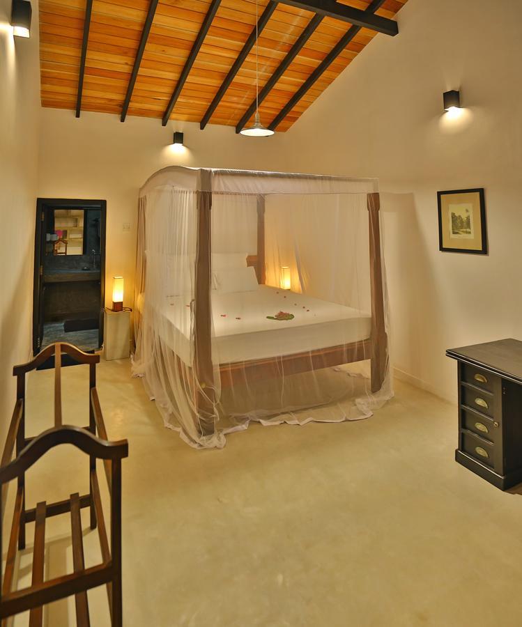 Blue Parrot Beach Villa Ambalangoda  Exteriör bild