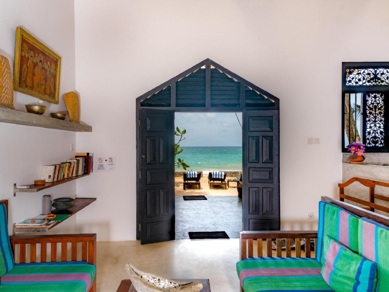 Blue Parrot Beach Villa Ambalangoda  Exteriör bild
